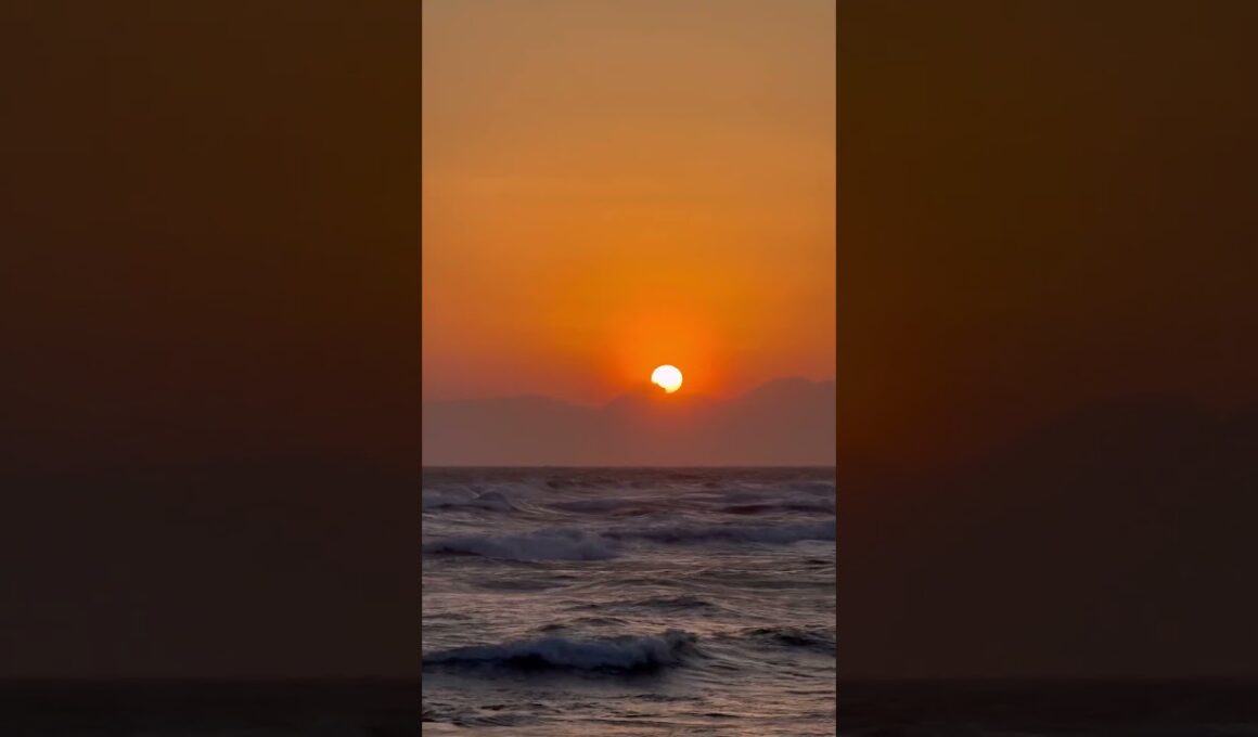 夕焼け🌆 #ドライブ #景色 #海 #日常 #平和 #海外の反応 #日本 #神奈川 #views #quiet #fyp #viral #shorts #youtubeshorts #おすすめ