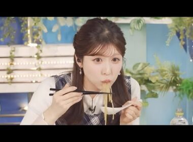 がっつり一口大きいのに食べ方がお上品すぎるお天気お姉さん【小林李衣奈】