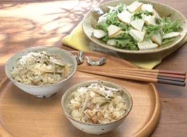 【3分クッキング公式】じゃことごぼうの炊き込みごはん／梨と水菜のサラダ
